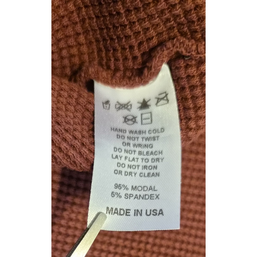 SoulCycle Julia Cropped Waffle Long Sleeve Burgundy Skull Size Large MSRP $98 - Picture 8 of 9